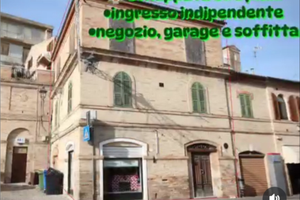 Casa storica in centro a Monte Urano (Fermo)
