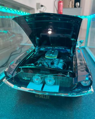 Modello Shelby GT500 in teca con luci