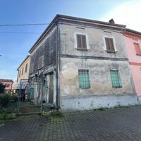 CASA SEMINDIPENDENTE A CASTELLUCCHIO