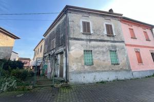 CASA SEMINDIPENDENTE A CASTELLUCCHIO