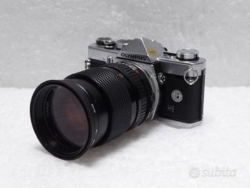 Fotocamera analogica Olympus OM-1N con zoom Tamron