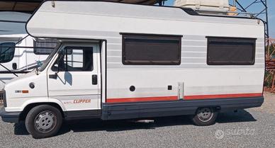 Camper mansardato Elnagh