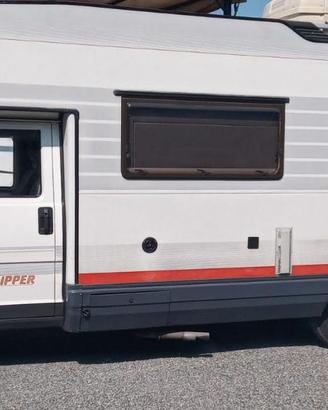 Camper mansardato Elnagh