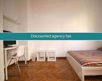 Stanza in appartamento di 117 m² a Milano