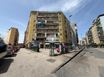 3 LOCALI A NAPOLI