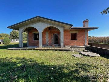 Villa di 228 m² con 5 locali e box auto doppio a M