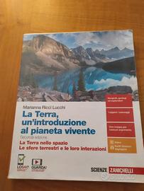 Libro scolastico "La terra, un'introduzione al pia