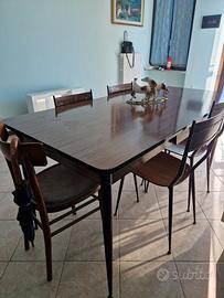 Tavolo in legno