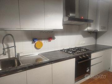 ARREDO MODERNO COMPLETO  CUCINA+ CAMERA 