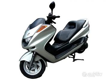 YAMAHA MAJESTY 250 99-00 RICAMBI