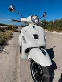 Vespa Gts 125