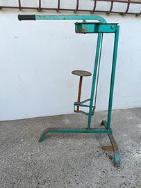 Tappatrice per tappi in sughero