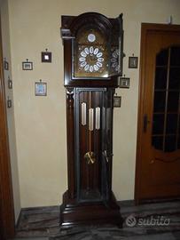 orologio a pendolo a colonna