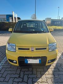 fiat panda benzina 2012 tenuta molto bene 