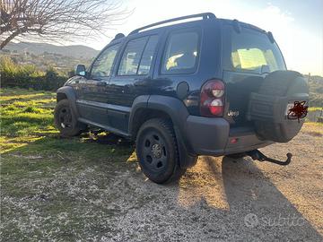 JEEP CHEROKEE 2.8 CRD SPORT