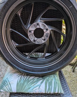 Cerchio con pneumatico BMW K 1600 GT