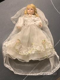 Bambola vestita da sposa