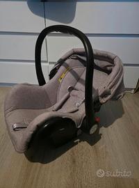 Seggiolino auto come nuovo con borsa e adattatori