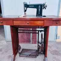 Macchina da cucire Necchi