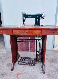 Macchina da cucire Necchi