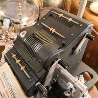 Macchina calcolatrice meccanica “Super Simplex” –
