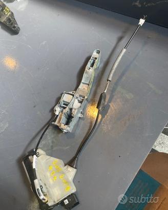 Serratura porta anteriore dx Peugeot 208
