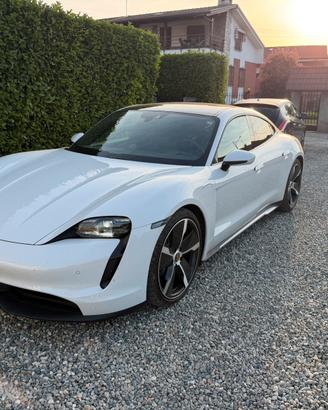 Porsche Taycan con Porsche Approved scad. 2028