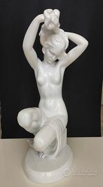 Statua nudo femminile di Herend