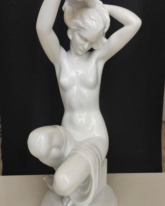 Statua nudo femminile di Herend