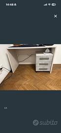 Scrivani con mobiletto
