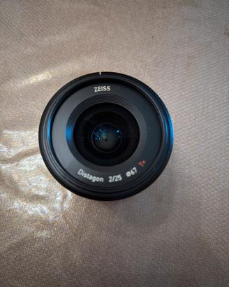 Zeiss Distagon 2/25 Sony FE