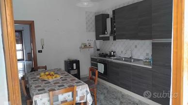 Via s.donato 3vani ed acc 100mq prezzo tratt