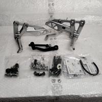 PEDANE ORIGINALI COMPLETE SUZUKI GSX 8R