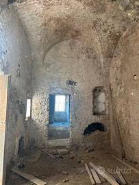 Cantina 90 m° con annessi locali di 30m°