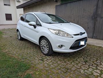 FORD FIESTA 2010 GPL