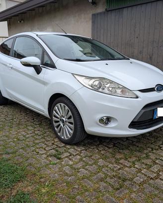 FORD FIESTA 2010 GPL