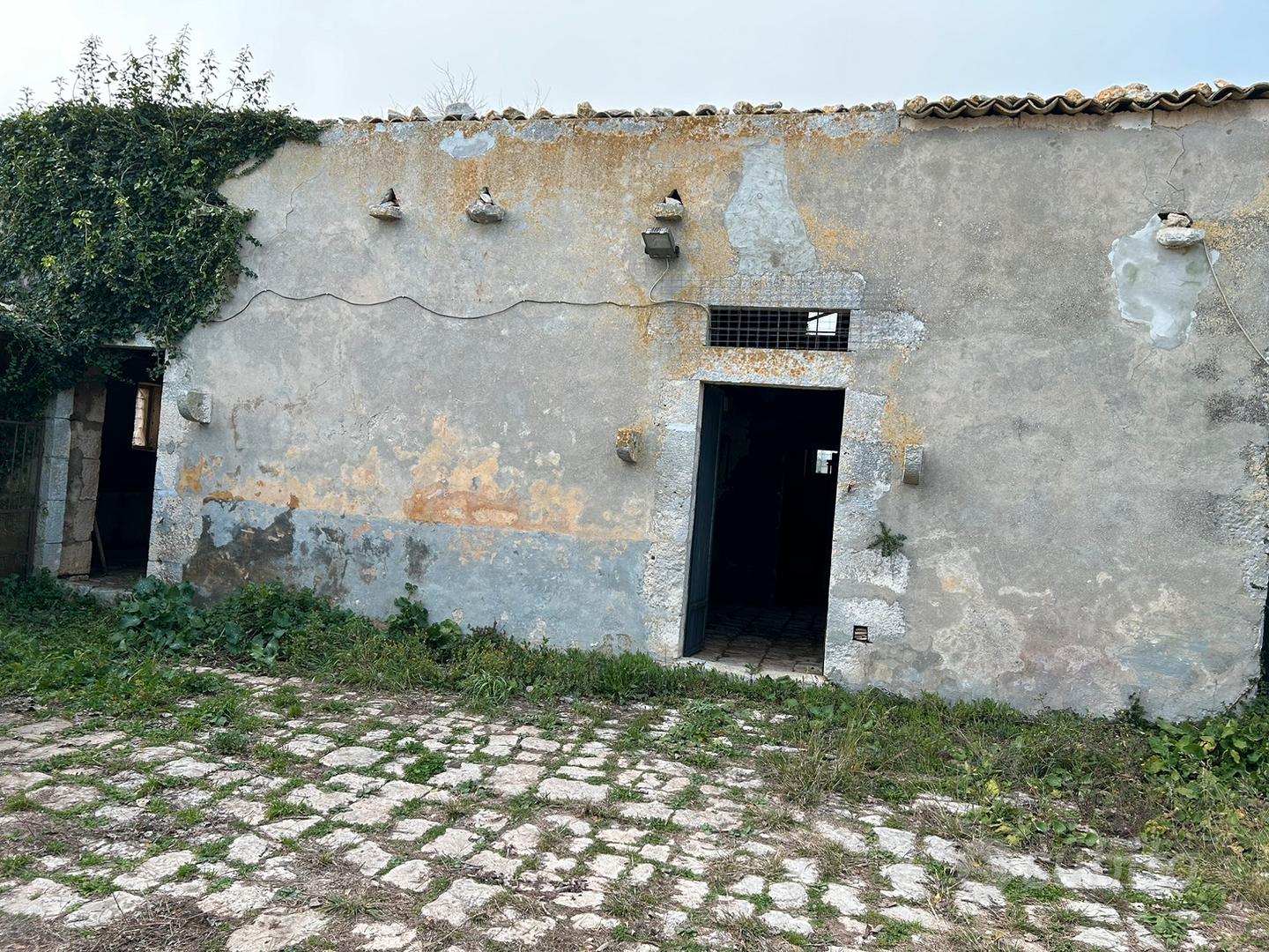Rustico mq 130 + terreno e orticello. - Altro