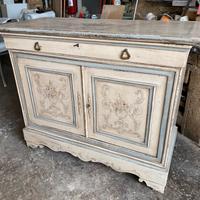 Credenza provenzale decorata restaurata