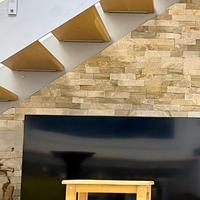 Sgabello alto in legno