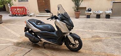 Yamaha X-Max 300