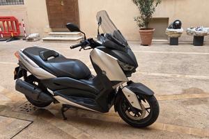 Yamaha X-Max 300
