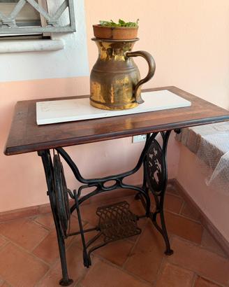 Tavolino vintage da macchina da cucire a pedale