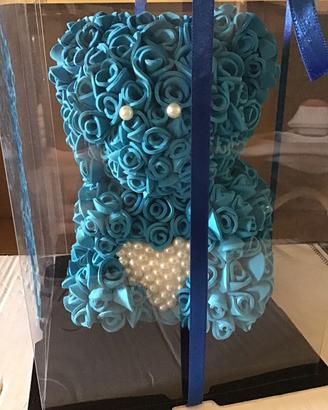 Orsetto di rose blu