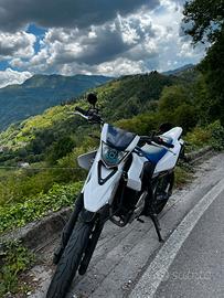 Yamaha wr 125 motard