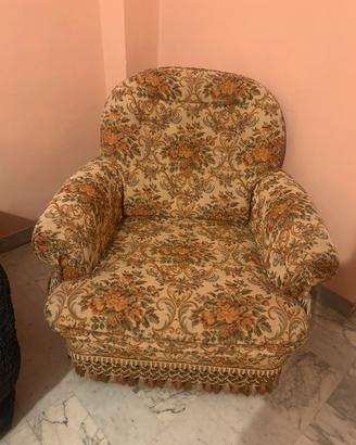 Poltrona antica vintage – €20