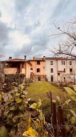 Casa indipendente di 170 m² con 5 locali e box aut