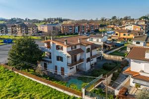 Artena: appartamento ampia metratura