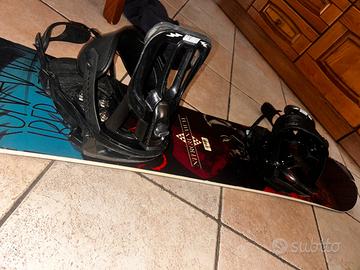 Tavola snowboard e scarponi