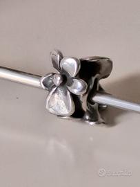 Trollbeads bead Viola di febbraio con perla fiorii