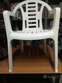SEDIA BIANCA IN RESINA BIANCA